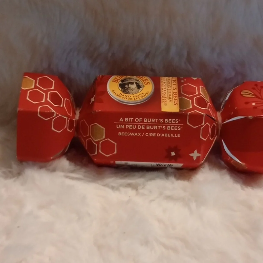 Burt Bees lip and hand set‎